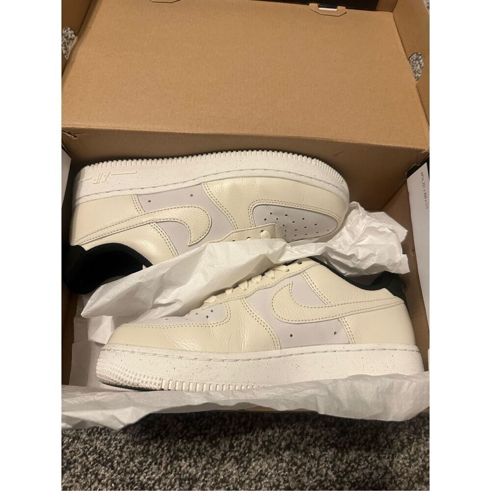 Nike Women's Air Force 1 '07 Sneakers Shoes Size 7.5 Coconut Milk Activewear